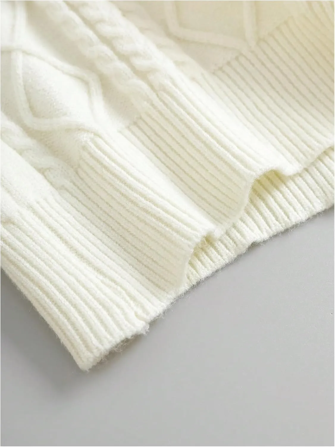 Verdusa Women's Cable Knit Crop Sweater Vest Mock Neck Sleeveless Knit Tops